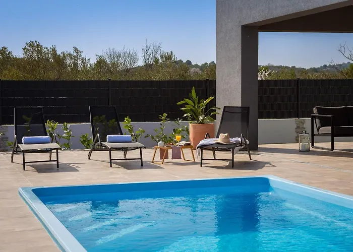 ヴィラ Millennium *