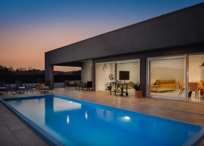 ヴィラ Millennium *