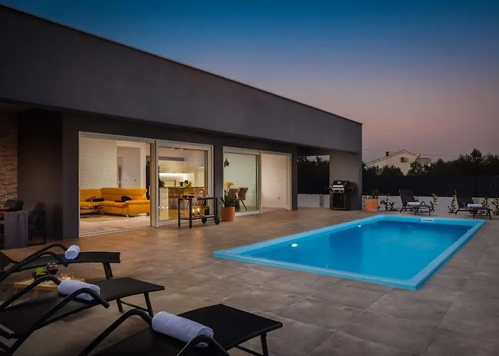 Millennium ヴィラ イェゼラ